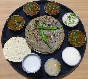 Baigan Bharta Rotla Meal Box