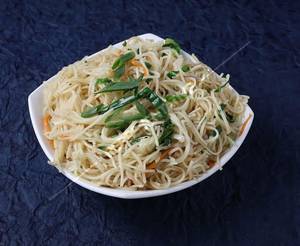 Veg Hakka Noodles