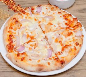 Cheese onion pizza