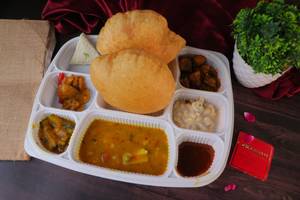4 Pieces Kachori Lunch Box