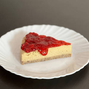 Strawberry Vegan Baked Cheesecake (gluten-free)