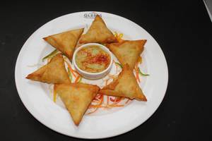 Veg Samosa Plate (6 Pieces)