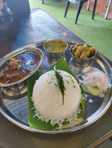 Mini Chicken Curry Thali (halal)