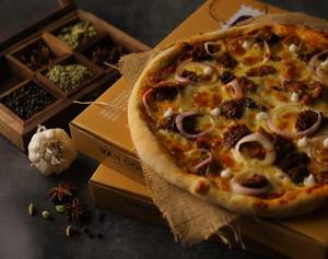 Kerala Chicken Roast Pizza