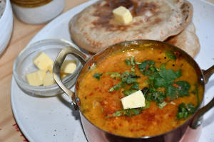 Tandoori Roti [Butter] (5) & Dall Makhani Half Combo