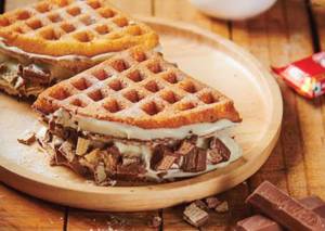 Kitkat Crunch Waffle
