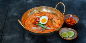 Curry Laksa with Chicken & Prawns
