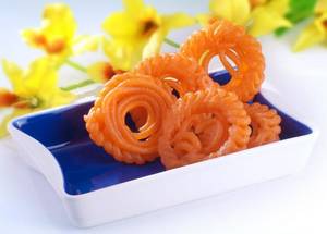 Imarti Plate (2 Pcs With 100 Gm Rabri)