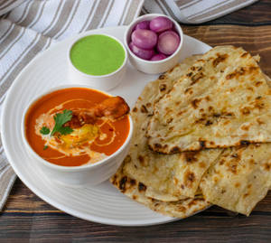 Chicken tikka butter masala with butter naan [2 pc]