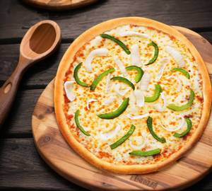 Capsicum and cheese pizza