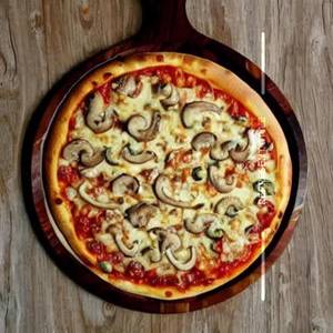 Large Chicken & Mushroom Pizza   