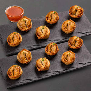 Fried Classic Veg Momos with Momo Chutney - 12 Pcs