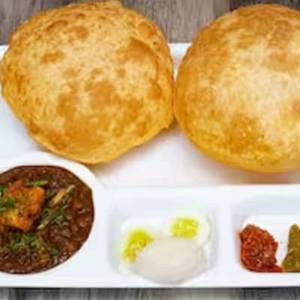 Special Chole Bhature (2 Pcs.) (per Plate)