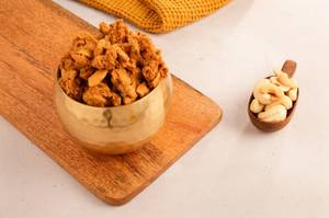 Kaju Pakoda (100 Gms)