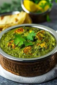 Palak Paneer [ half] + 1 Stuffed Naan
