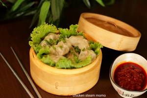 CHICKEN MOMO STEAM