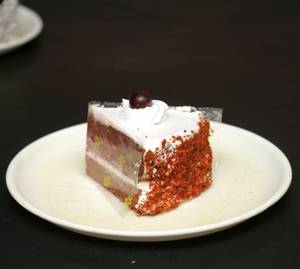Red velvet pastry