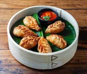 Paneer Fried Momos [6 Pieces]