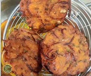 Hatke cheese and onion vada