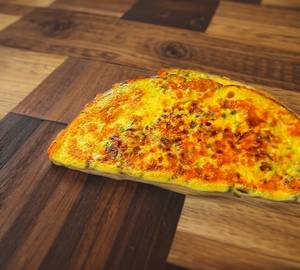 Smoke chicken and cheese omelette
