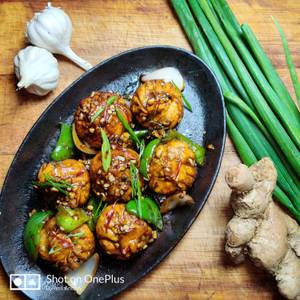 Chicken  Chilli Momos