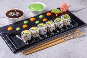 Avocado Asparagus Maki Roll (8 Pcs)