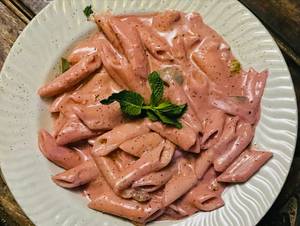 Italian pink sauce pasta