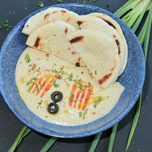 Pita With Hummus Classic