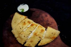 Jain Stuffed Bread Stick+cheese Dip