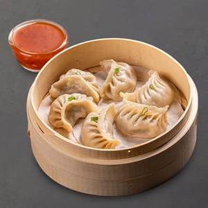 Steamed Chicken Classic Momos with Momo Chutney