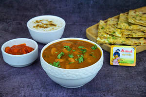 1 Big Tandoori Paneer Pyaz Kulcha & Curry