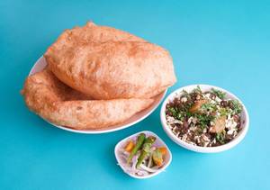 Chole Bhature [2pieces] [full Plate]