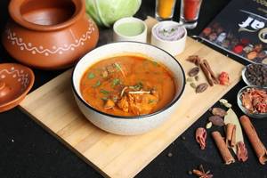 Jalandhar's Special Chicken Curry (4 Pcs)
