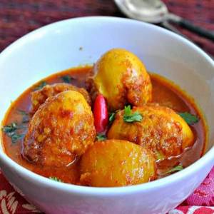 Dimer Dalna (egg Curry)