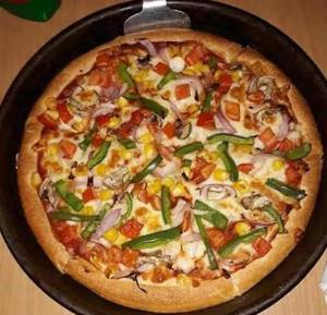 Regular Green Feast Pizza (Serves -1)