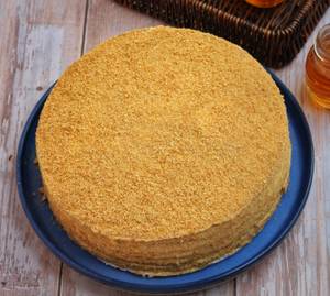 Hive Honey Cake 1 Kg