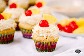 Pineapple Cupcakes (6 Pieces)