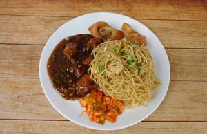 Hakka Chowmein Chicken Manchurian