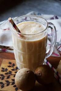 Chikoo Dates Milkshake