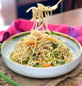 Veg Hakka Noodles