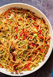 Veg chilli garlic noodles [half]