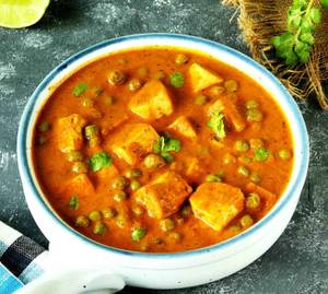 Mater paneer