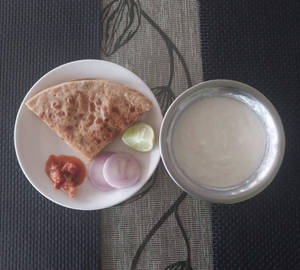 Paneer parathawithcurd