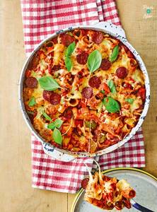 Cafes Special Pasta Pizza [veg]                                                                 