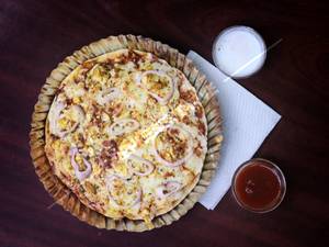 Tomato & Corn Pizza