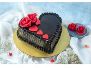 Chocolate Heart Shape Cake [ 1 pound]