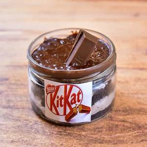 Kitkat Cake Jaar