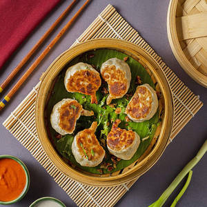 Veg Fried Momos (8 Pcs)
