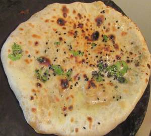 Aloo Pyaaj Naan