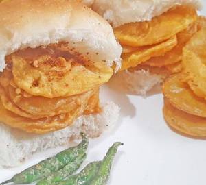 Butter Alu Bhajiya Pav